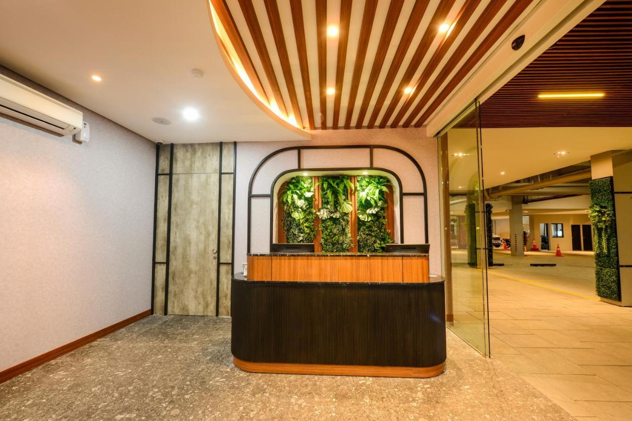 Nata Azana Hotel Solo Zewnętrze zdjęcie