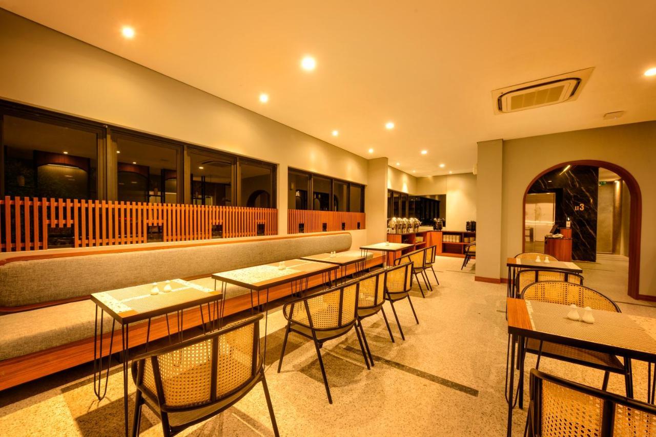 Nata Azana Hotel Solo Zewnętrze zdjęcie