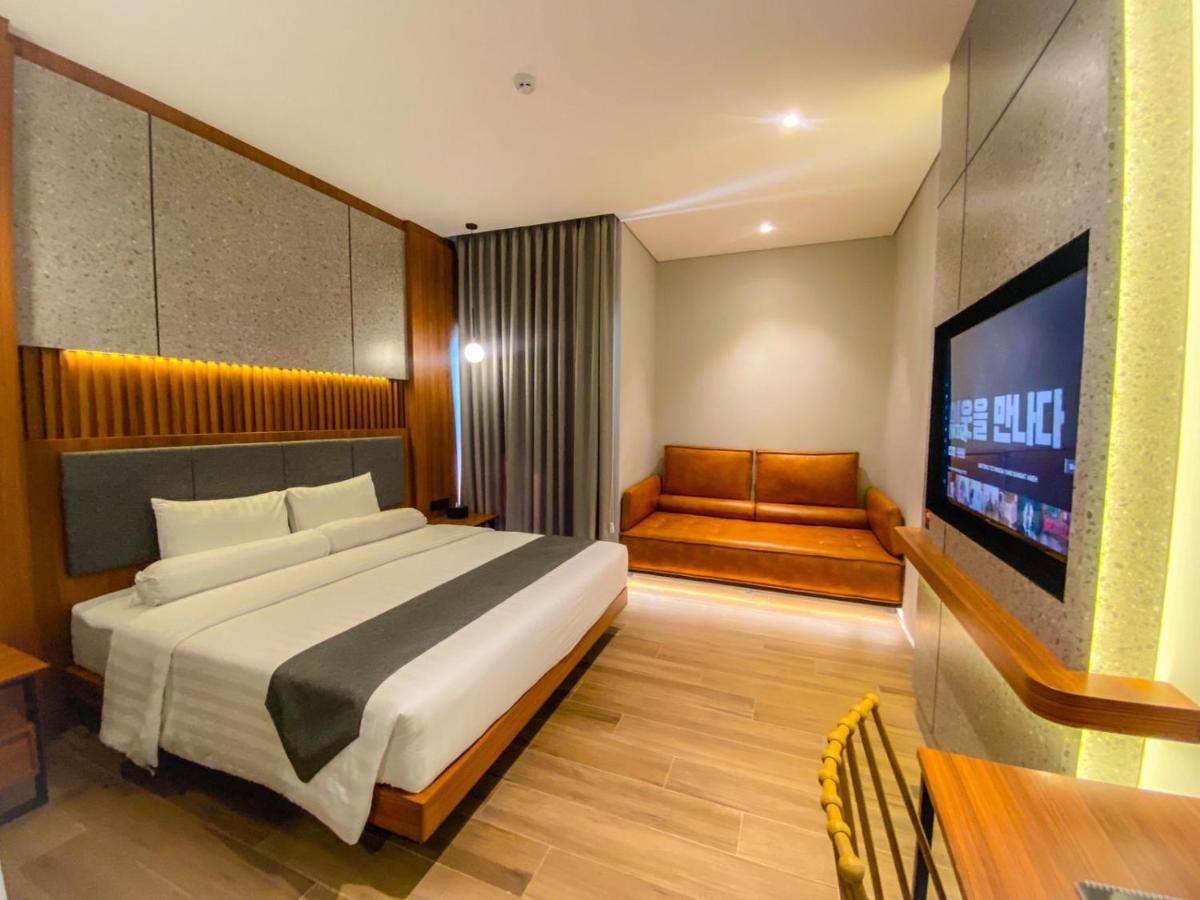 Nata Azana Hotel Solo Zewnętrze zdjęcie