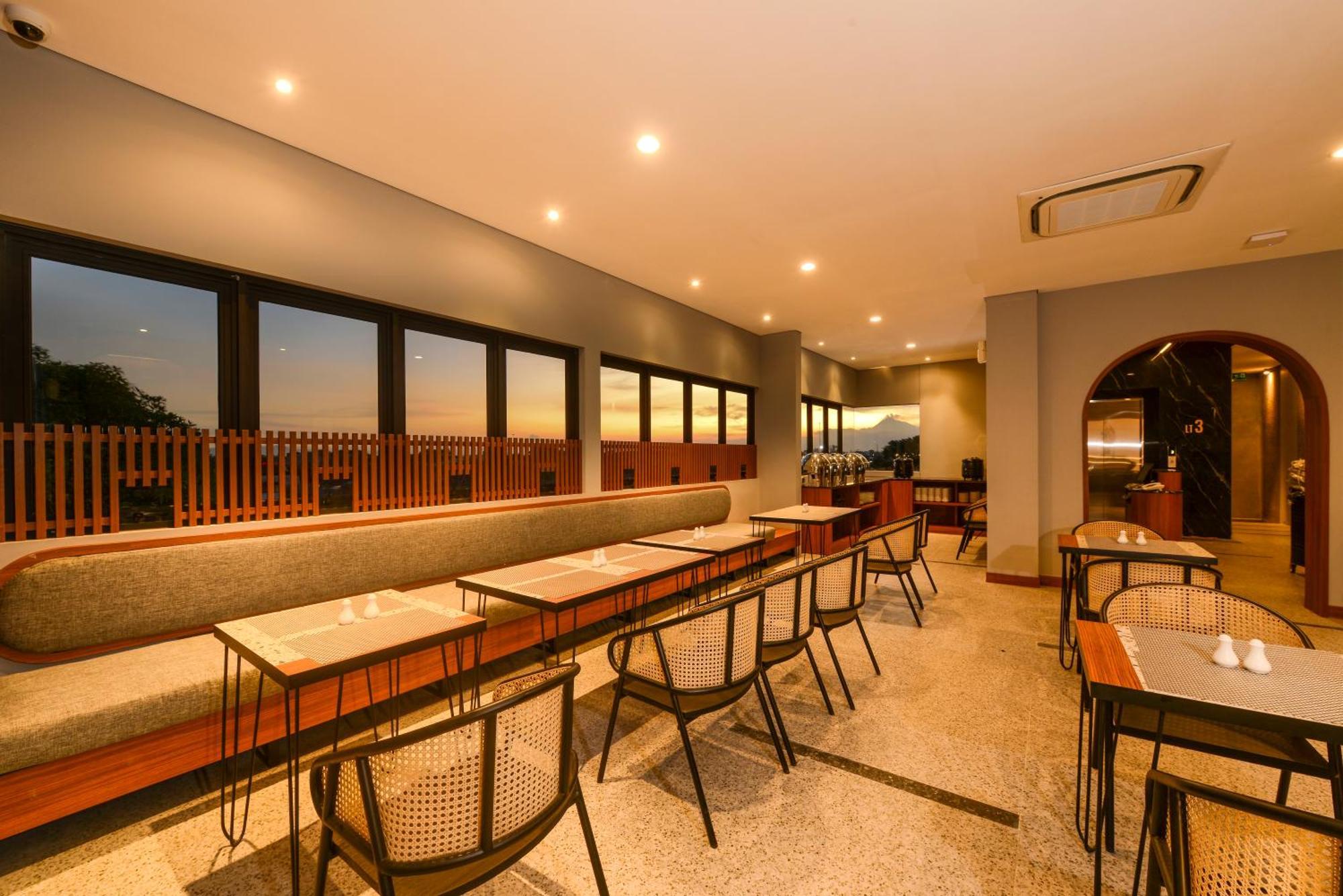 Nata Azana Hotel Solo Zewnętrze zdjęcie